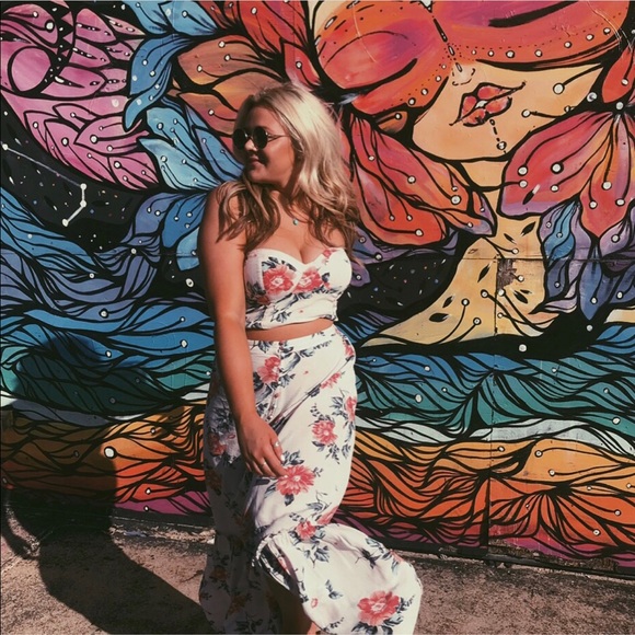 Meet your Posher, Juliana - Picture 5 of 5